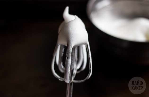 шоколадное печенье без муки: взбейте белки