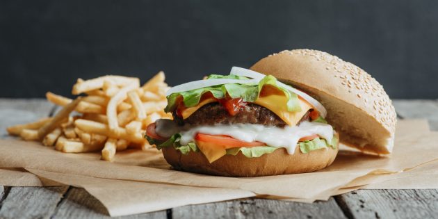 Жирная пища Как бороться с бессонницей: не ешьте жирную пищу перед сном