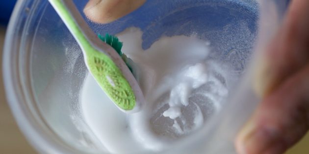 Как почистить серебро содой