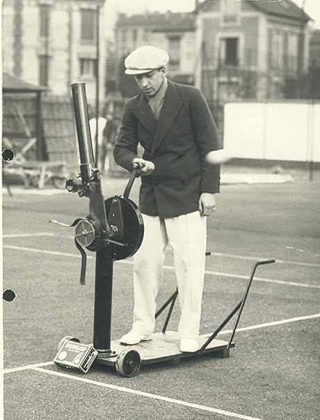 Механическая теннисная пушка Рене Лакоста